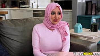 Busty milf in hijab hesitant to fuck but mickey managed to persuade her into a quickie office quickie