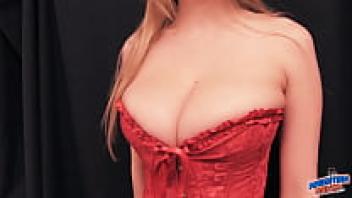 Huge tits amater teen has big puffy cameltoe pussy shows cameltoe