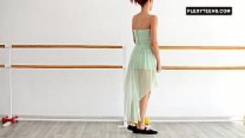 Redhead zlata doing standing bridges horny zlata