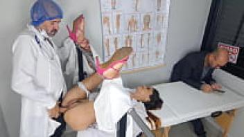 Noivo corno leva sua esposa ao ginecologista marido corno