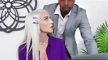 Kendra gets a foot massage and a big black cockdfbvj stepmom kendra