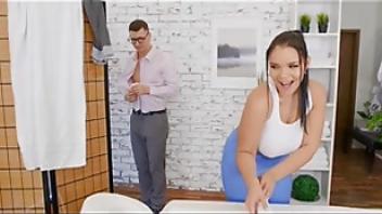 Lucky nerd fucks stepmom in the asslulhd9xy jessica lucky