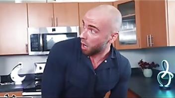 A separate suction issuem3tybya transparent suction