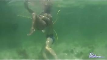 Unterwasser sextraining f r l sterne milf mit gro en titten dicke titten