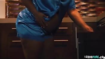 Black pregnant woman with cravings fucked doggystyle in kitchen hentai pregnant