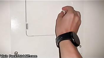 Follando muy duro con mi vecina luego de que me pidiera ayuda en casa porque su esposo la dej solaljkxu liberal follando