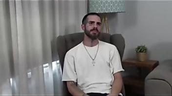 Petite babe makes a porn debut betty486yxl hours debut