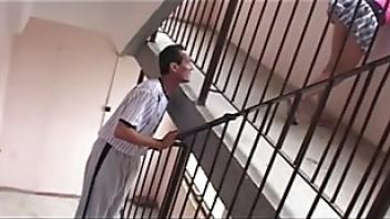 The neighbor is a very sexy girl and the mature man invites her overdnuje nerdy neighbor