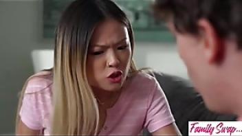 Lulu chu and lauren phillips the best ways on how to work out conflictswafo crotch lauren