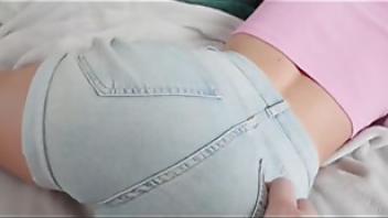 Stepsister wants to fuck3zl5u petite stepsister