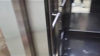 Delivery man fucks client in her kitchen at homem6r1p blonde delivery