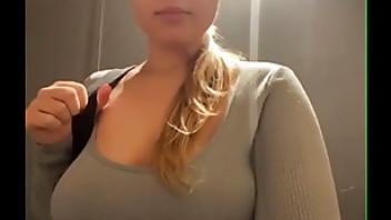 Crazy squirting while training in the gym boyfriend training