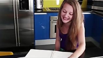 Caracas teen marissa mae sucks the big dick of her stepfatherrofh babysitter sucks