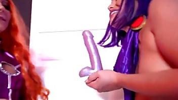 Sexy teens cosplay as starfire and raven from teen titans play with each other pussies crush cosplay