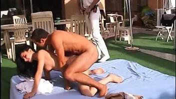 Amateur french girl ass fucked in the garden by two neighbors cumshot french