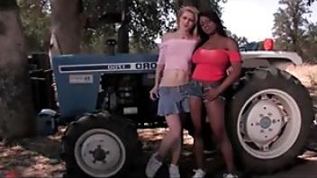 White and black woman fucked in bondageuevgygs0 skinny white