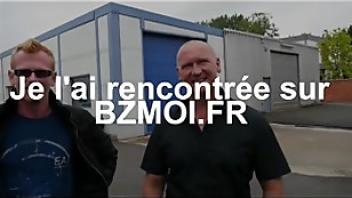 Un groupe de vieillards se livre a un gangbang avec une jeune eacute jeune