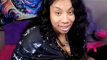 Alluring queen roxie reign thick and plush she s built to reign september reign