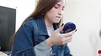 My stepsister is putting on makeup for an important date and i end up fucking her hardswnt tattooed stepsister