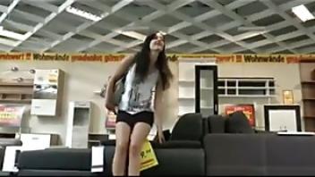 Hei er fick mit frecher br nette in der ffentlichen umkleidekabinegqsaann5 ficken nette