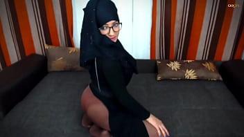 Muslimgirl playing with her pussy matures playing